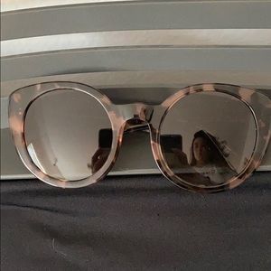 Diff tortoise shell sunglasses
